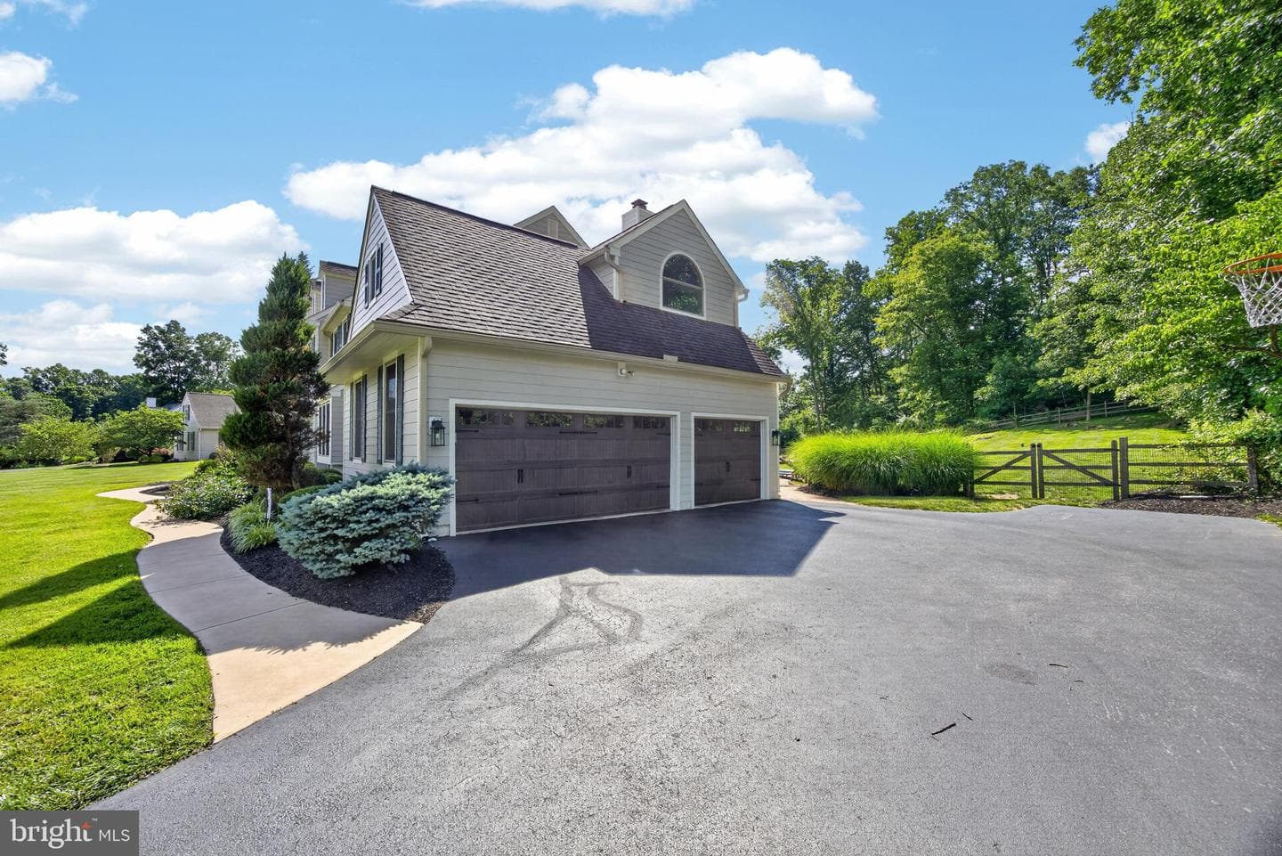 1051 Haverhill Road photo 8