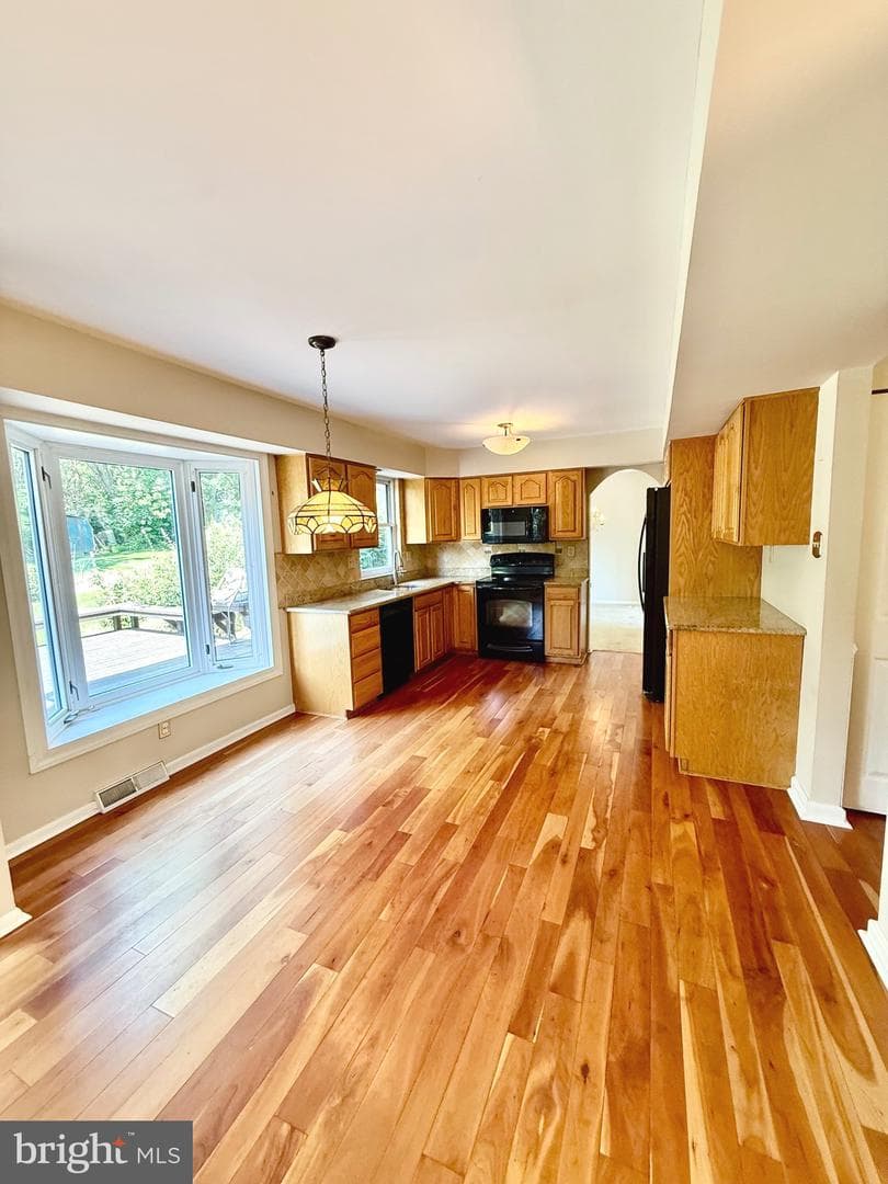 808 Joeck Drive photo 9