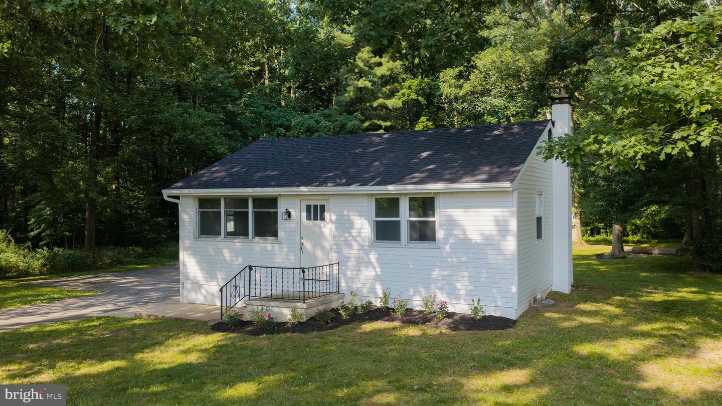 259 Compass Road photo 1