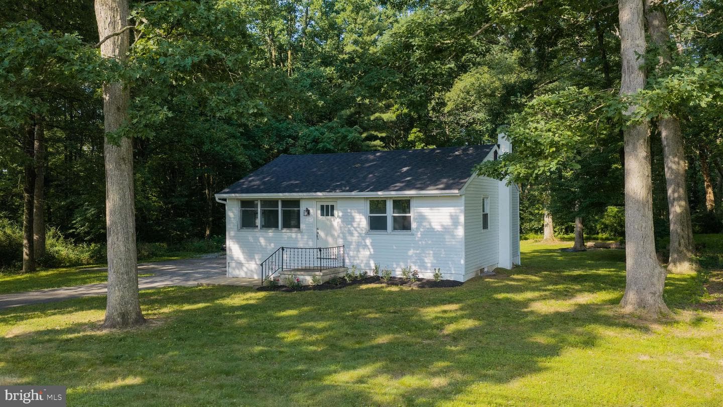 259 Compass Road photo 2