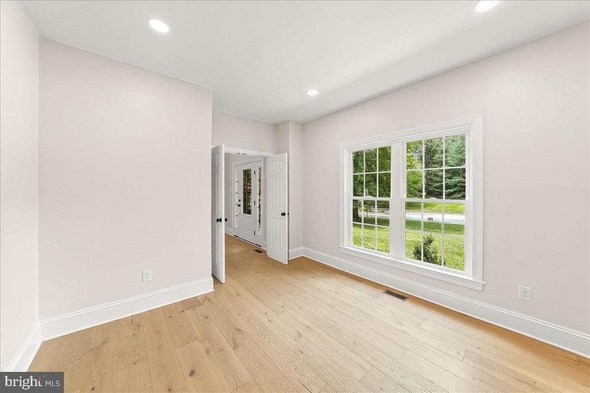 804 Waverly Road photo 18
