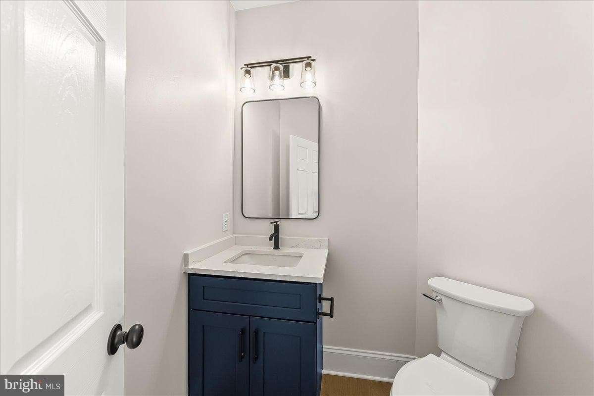 804 Waverly Road photo 25