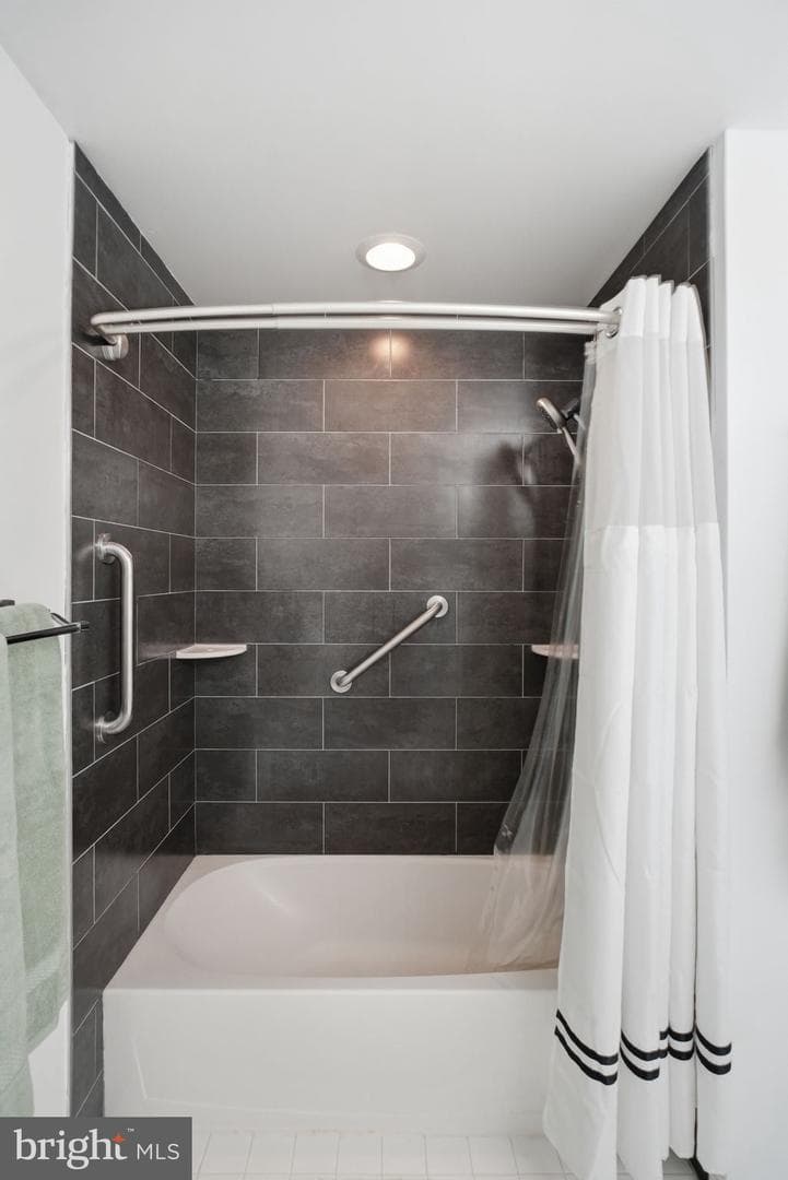 123 Riverside Lane photo 47