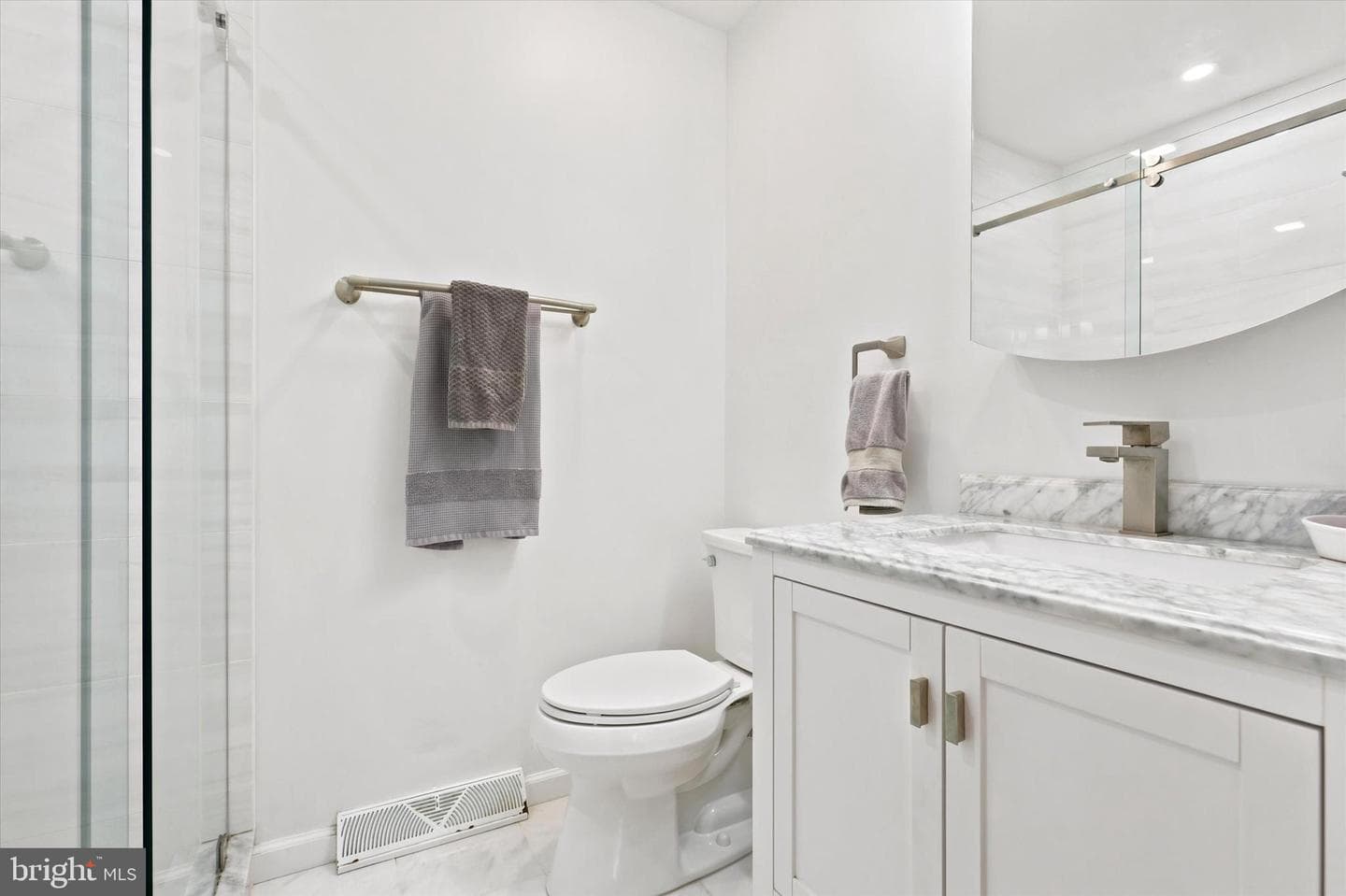 402 Curtis Court photo 16