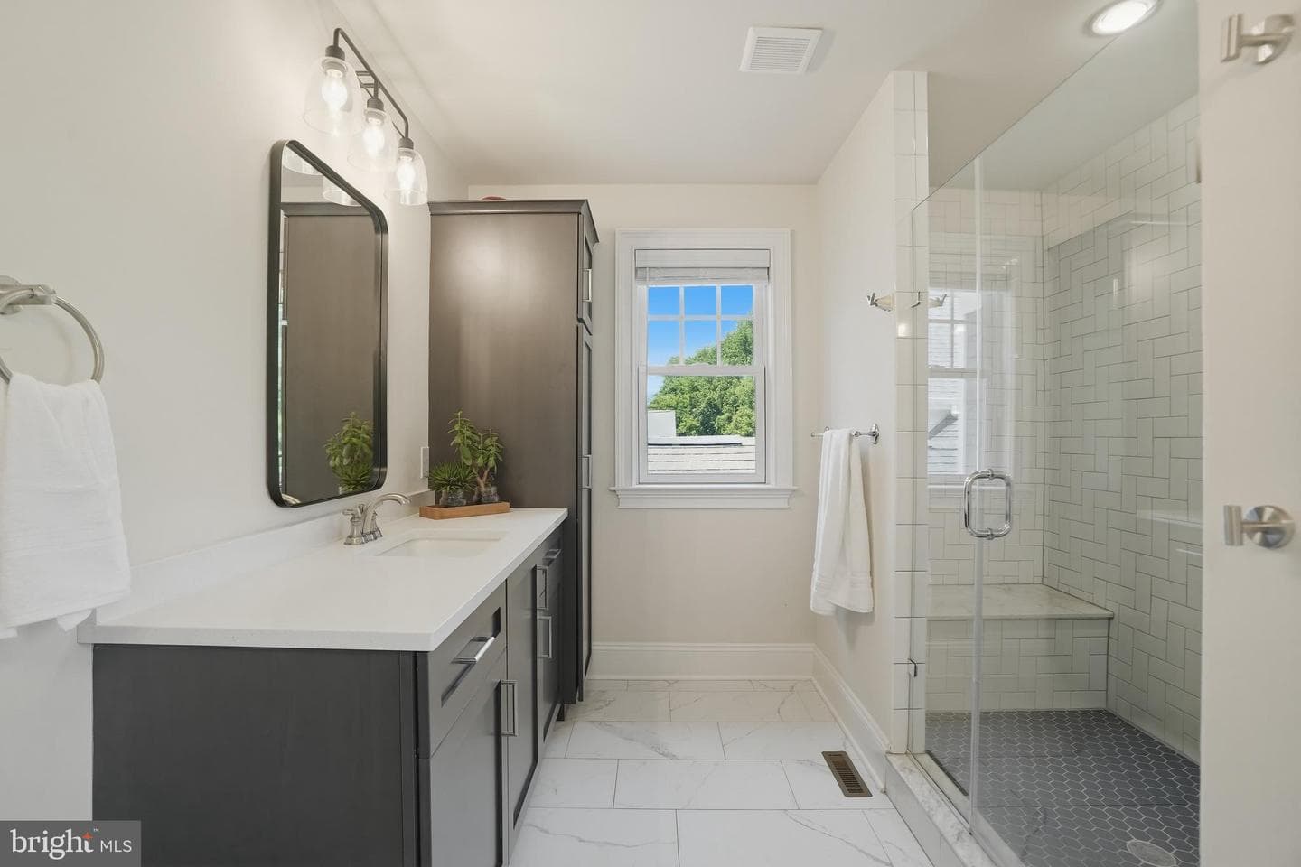 223 Daylesford Court photo 25