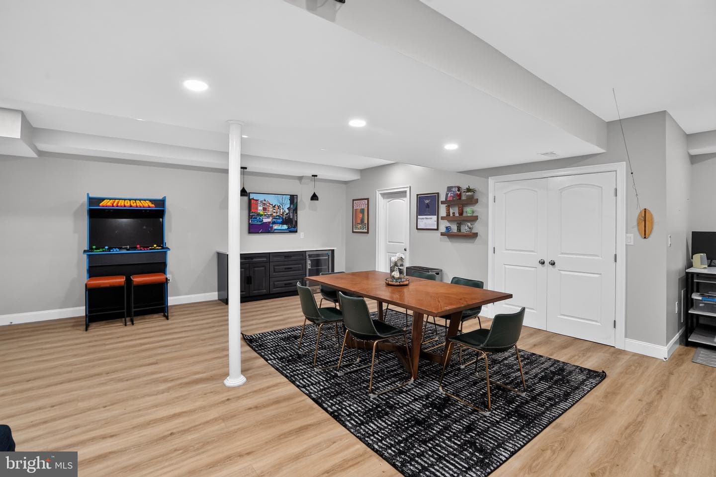 223 Daylesford Court photo 36
