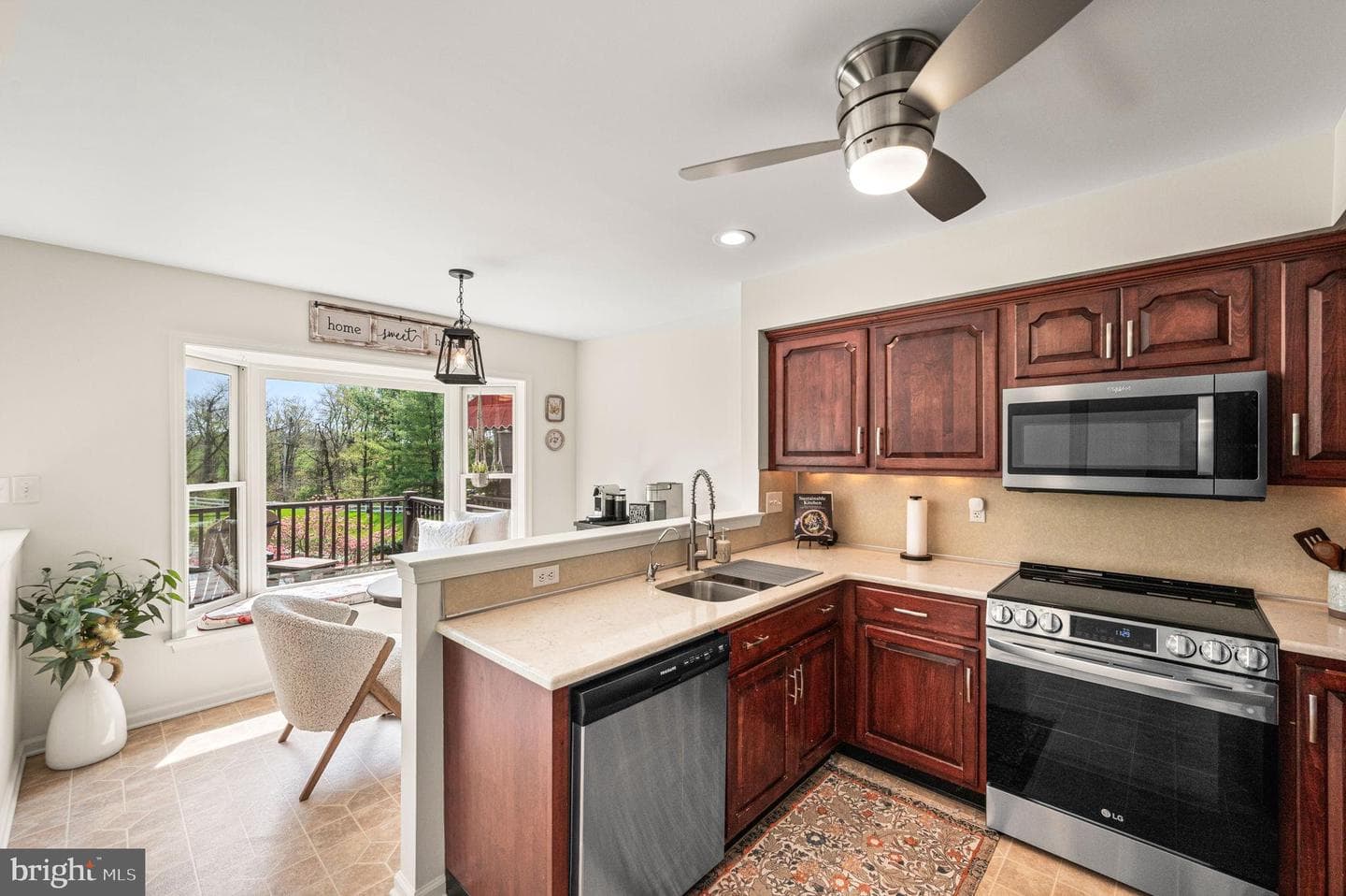 48 Saddler Drive photo 12