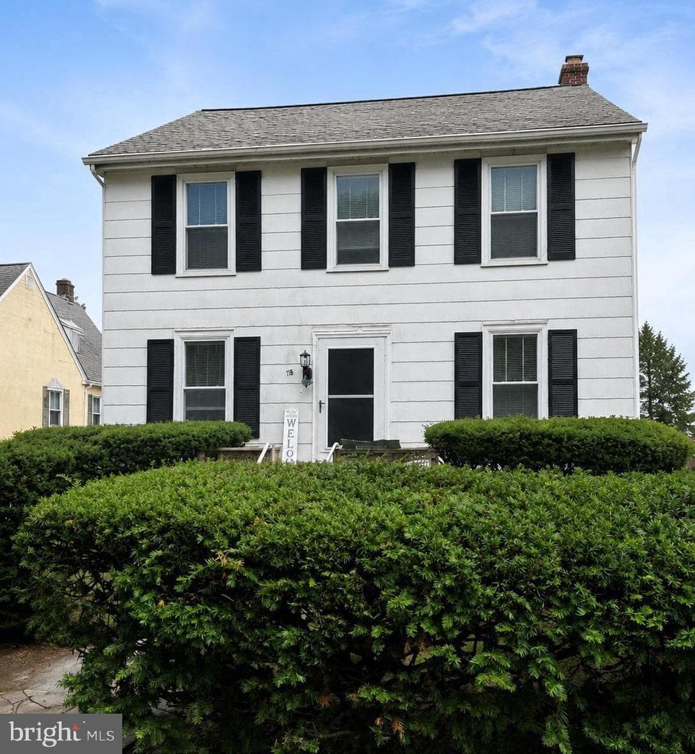 218 E 2nd Street photo 1