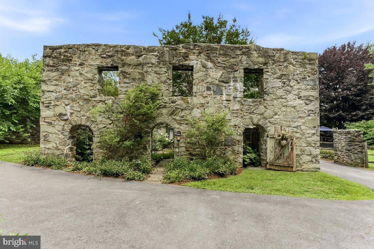 802 Goshen Road photo 9