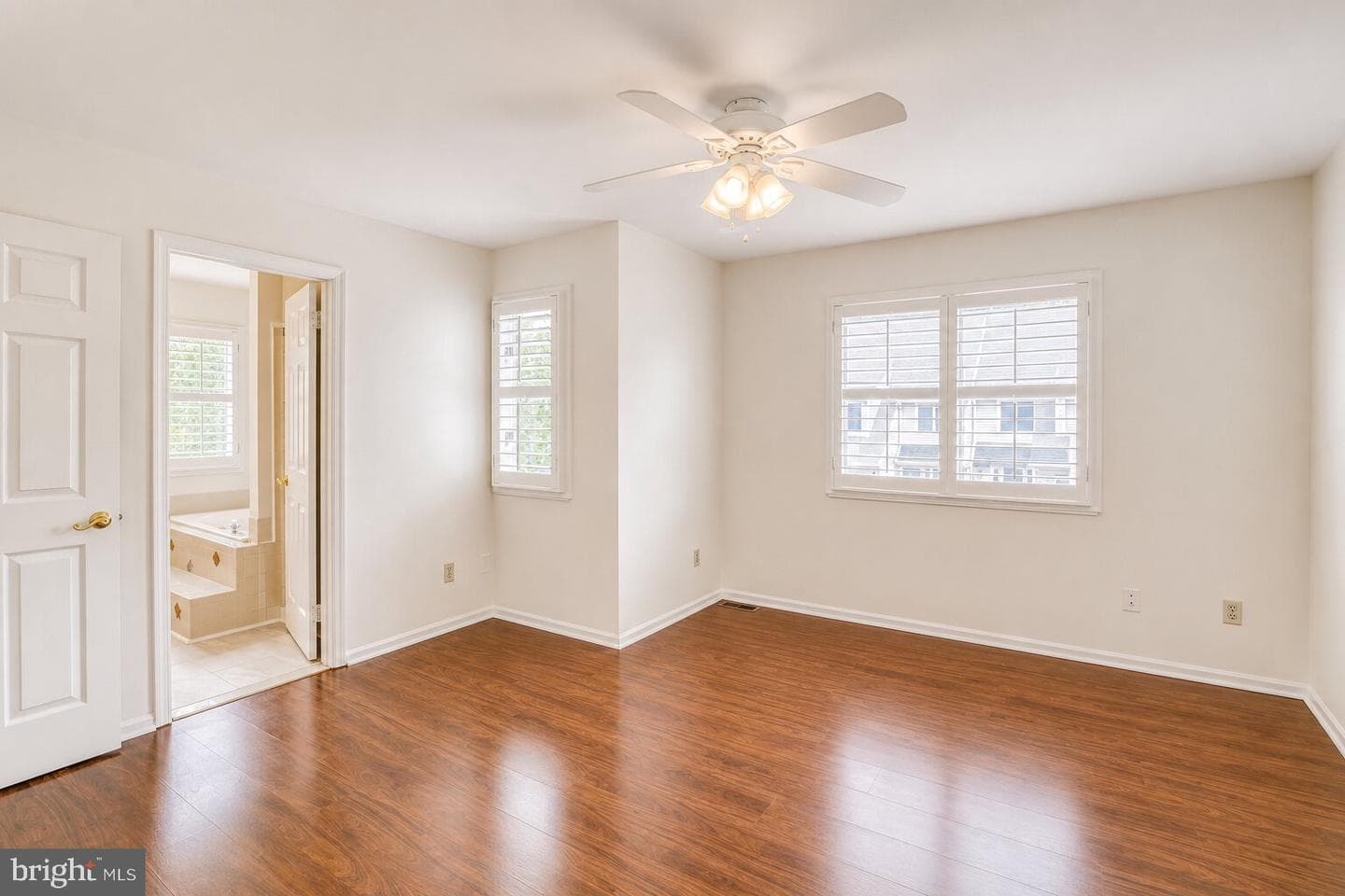 101 E Thomas Court photo 13