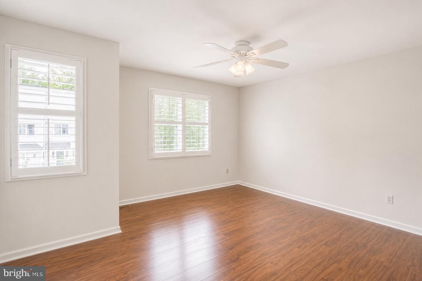 101 E Thomas Court photo 15