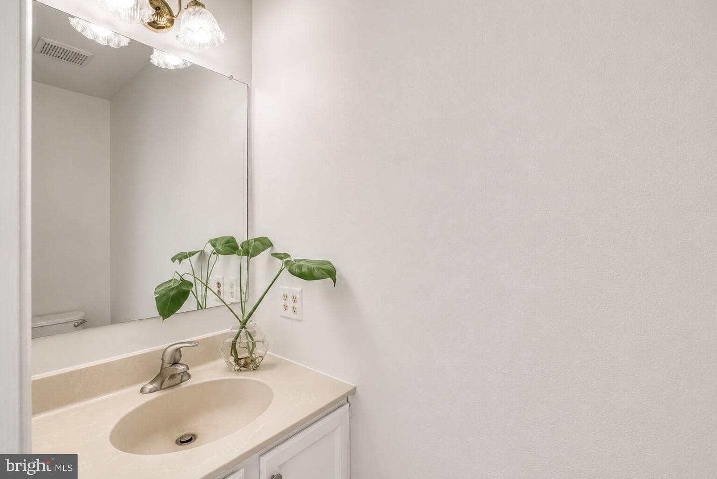 101 E Thomas Court photo 7
