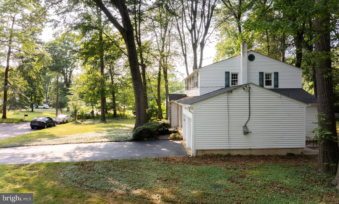 209 Crump Road photo 3