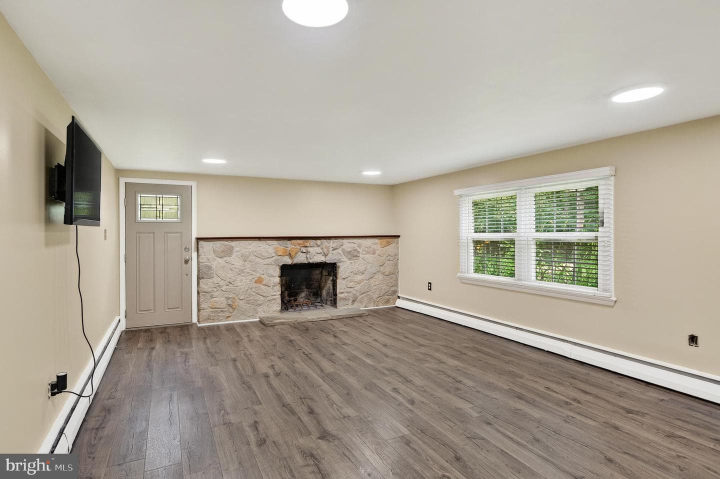 833 Hunt Club Lane photo 25