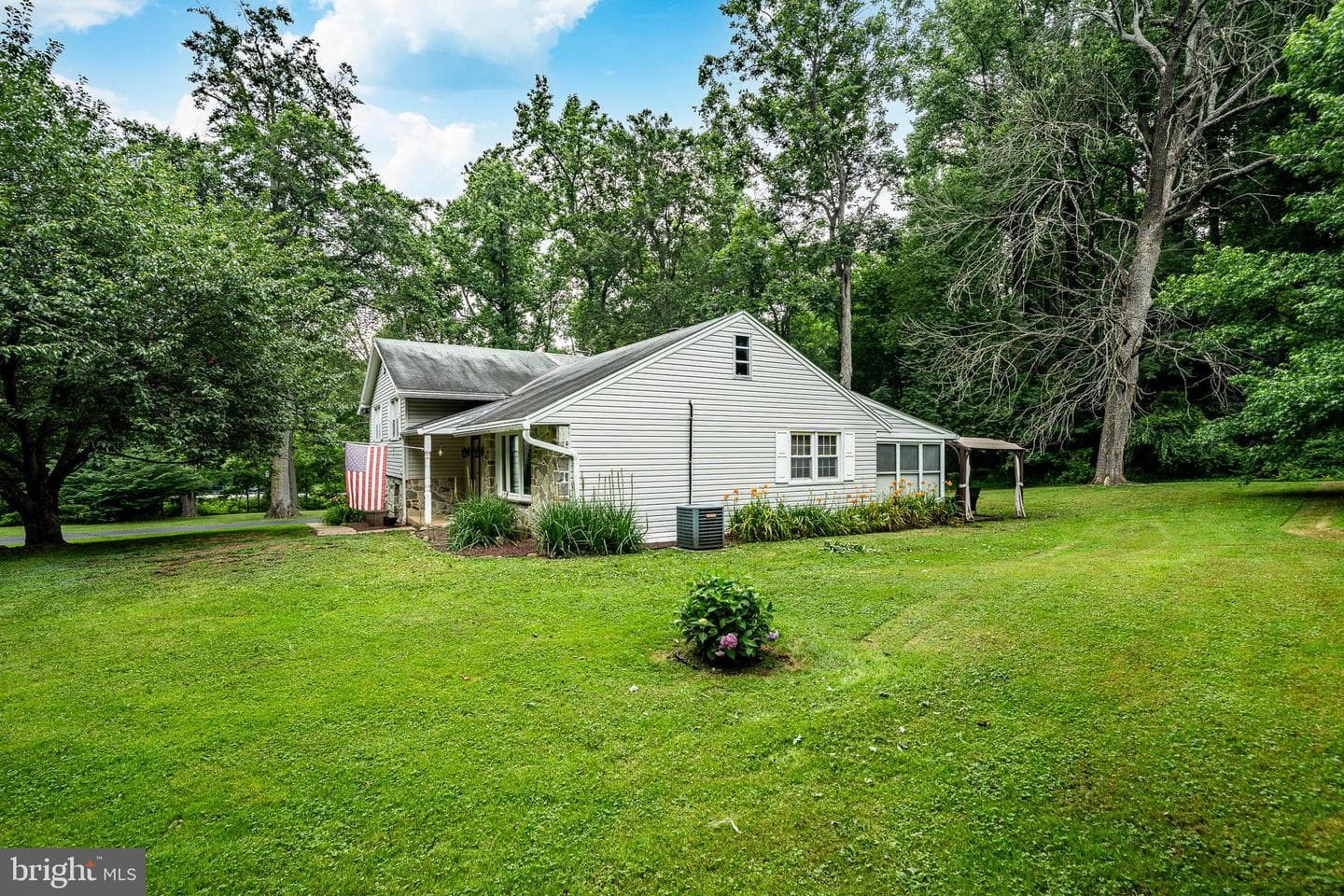833 Hunt Club Lane photo 3