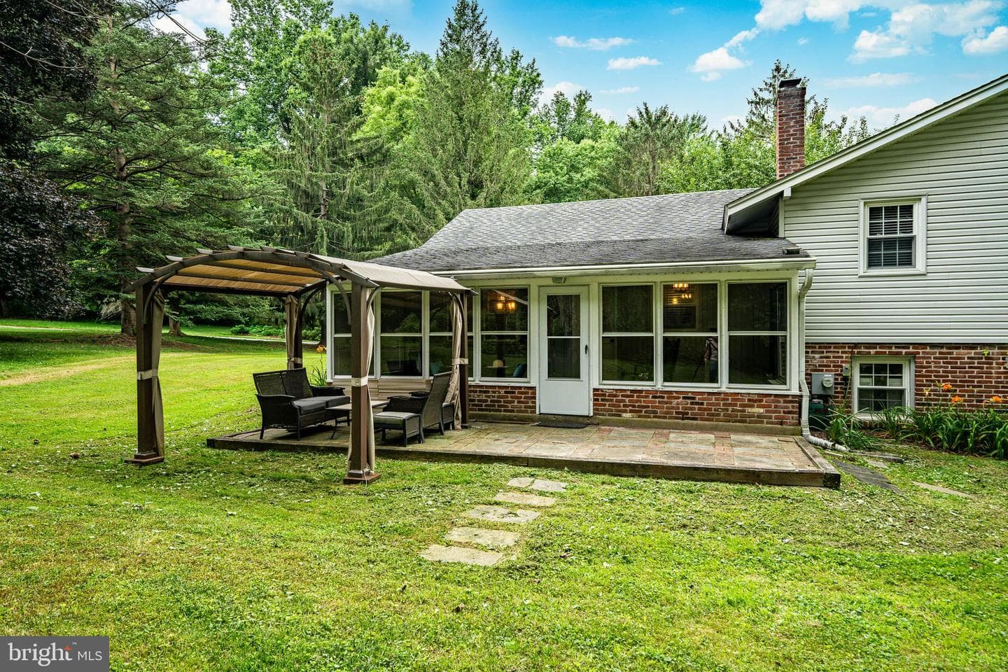 833 Hunt Club Lane photo 32