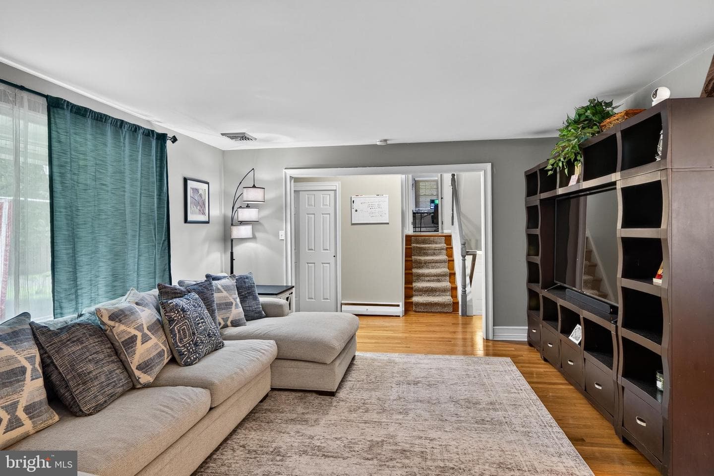 833 Hunt Club Lane photo 4