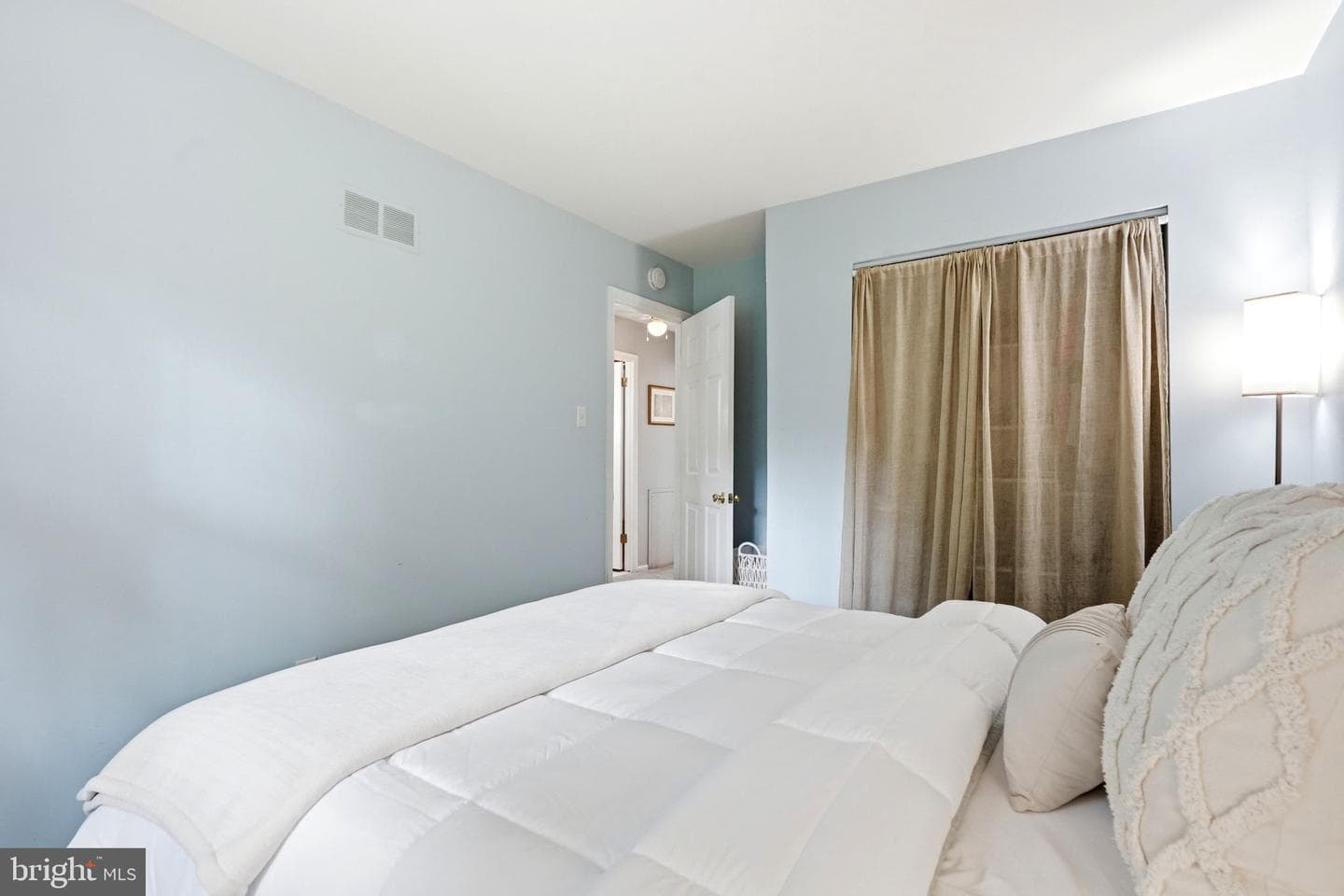 523 Coventry Lane photo 41