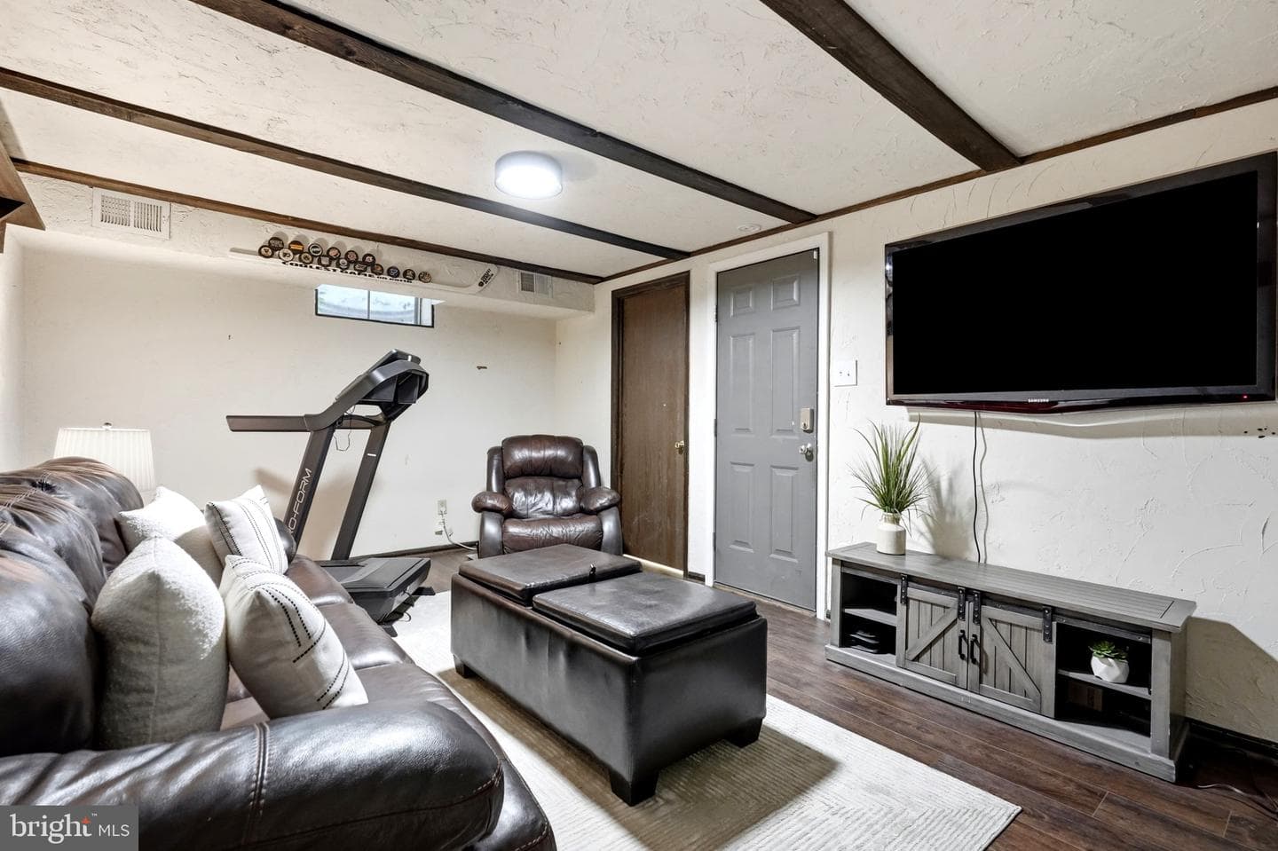 523 Coventry Lane photo 47