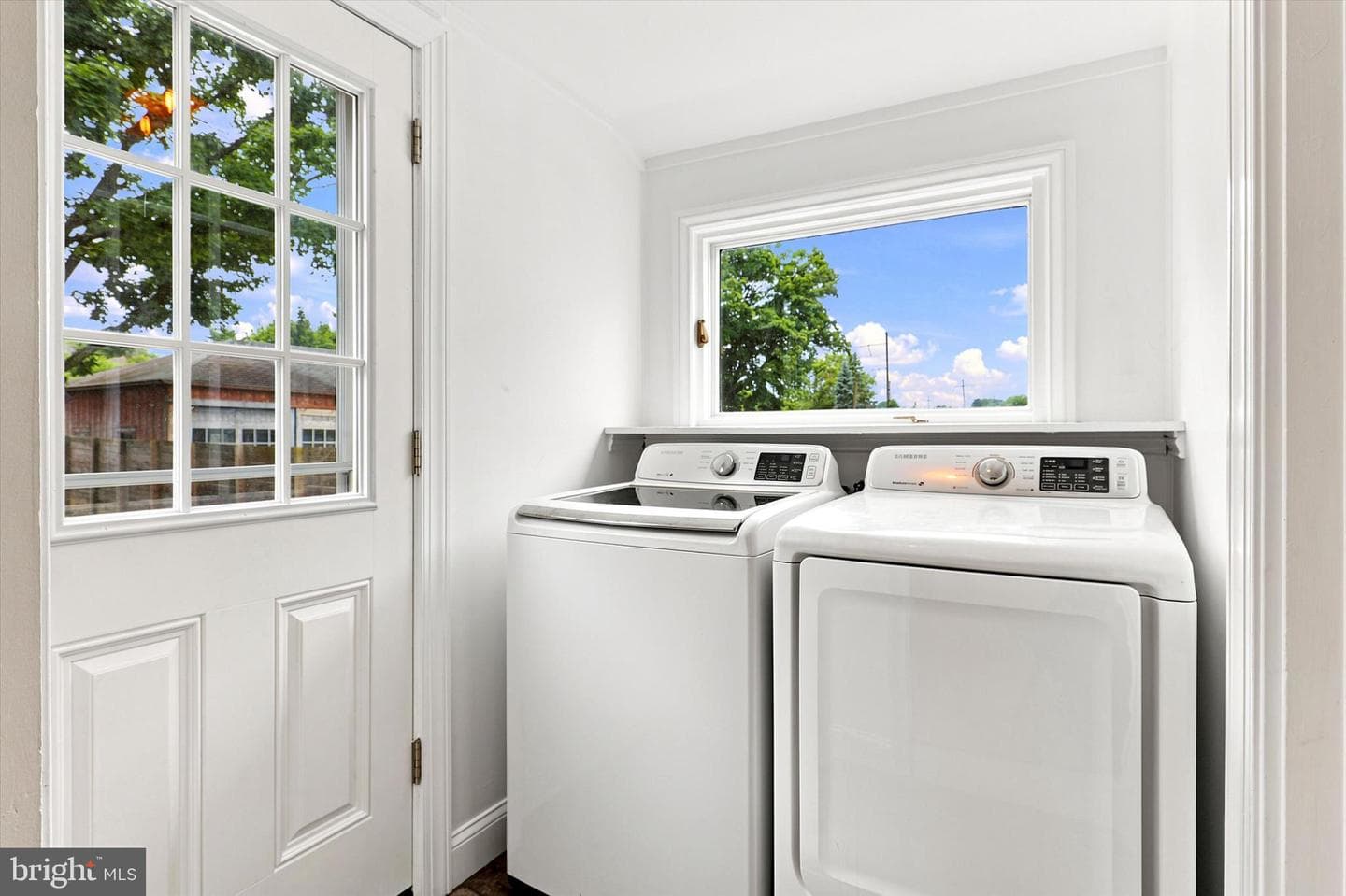 108 W Broad Street photo 15