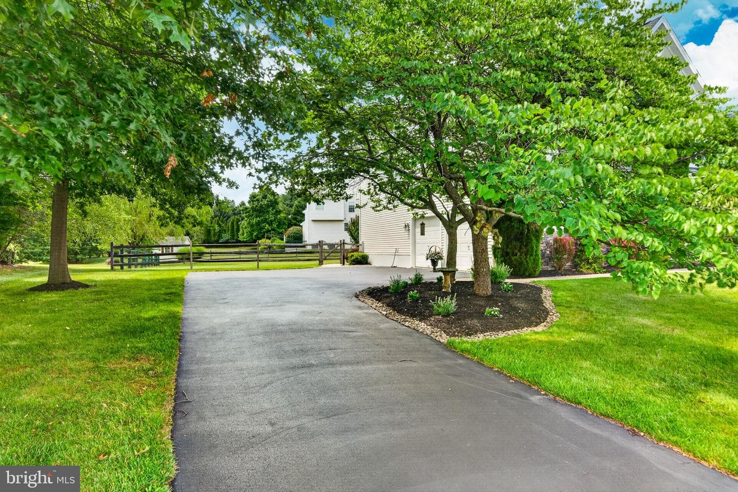 1315 Jamestown Drive photo 3