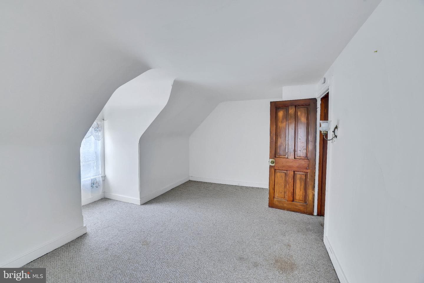 525 Lincoln Highway E photo 30