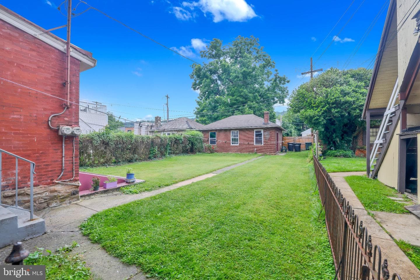 525 Lincoln Highway E photo 36