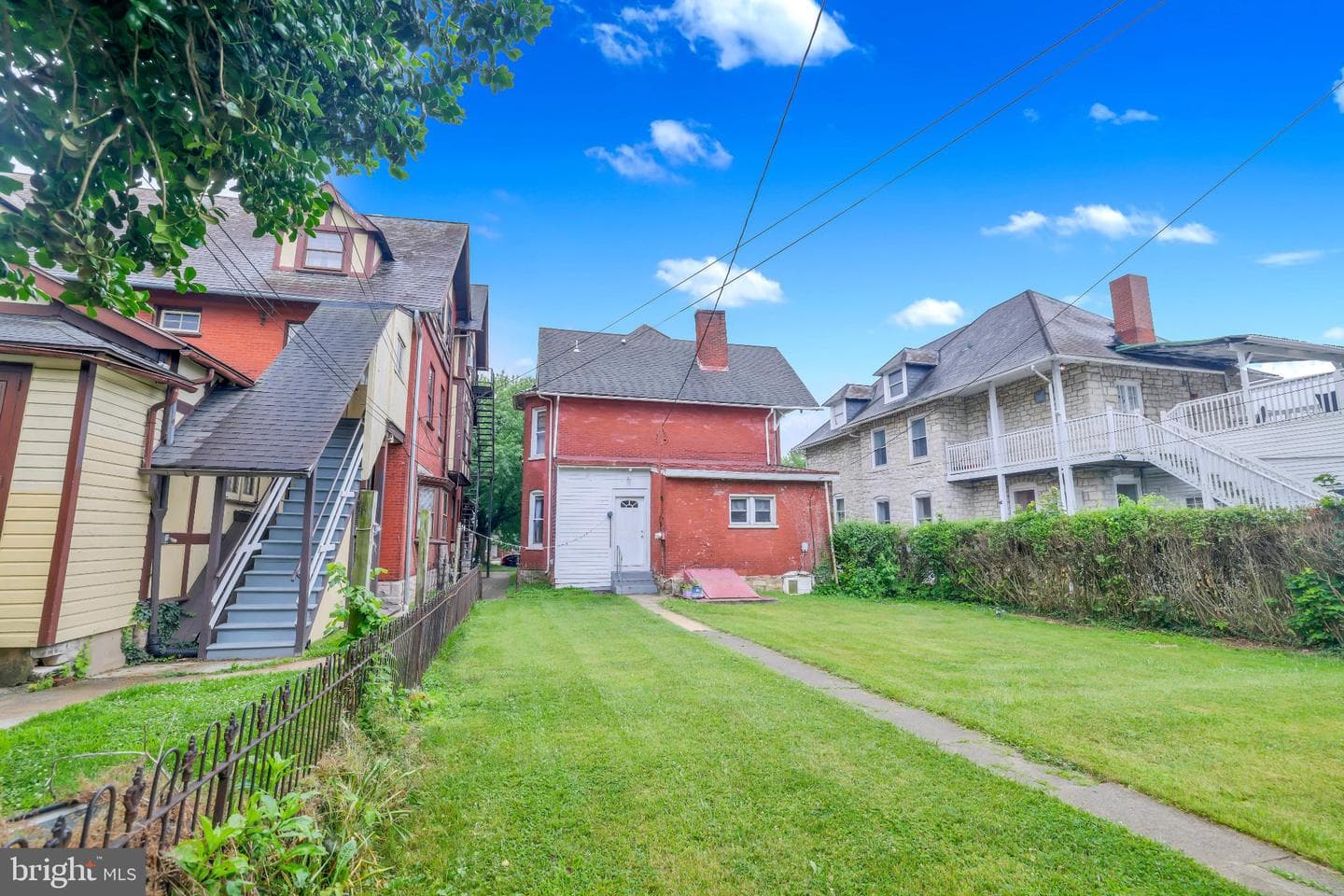 525 Lincoln Highway E photo 39