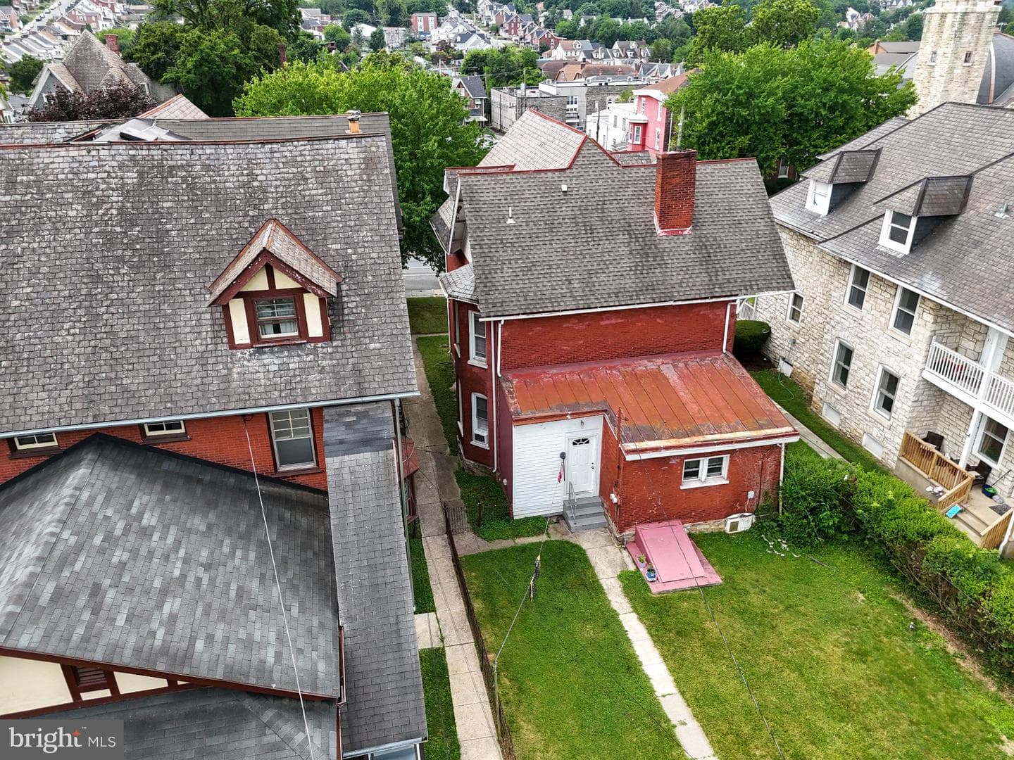 525 Lincoln Highway E photo 51