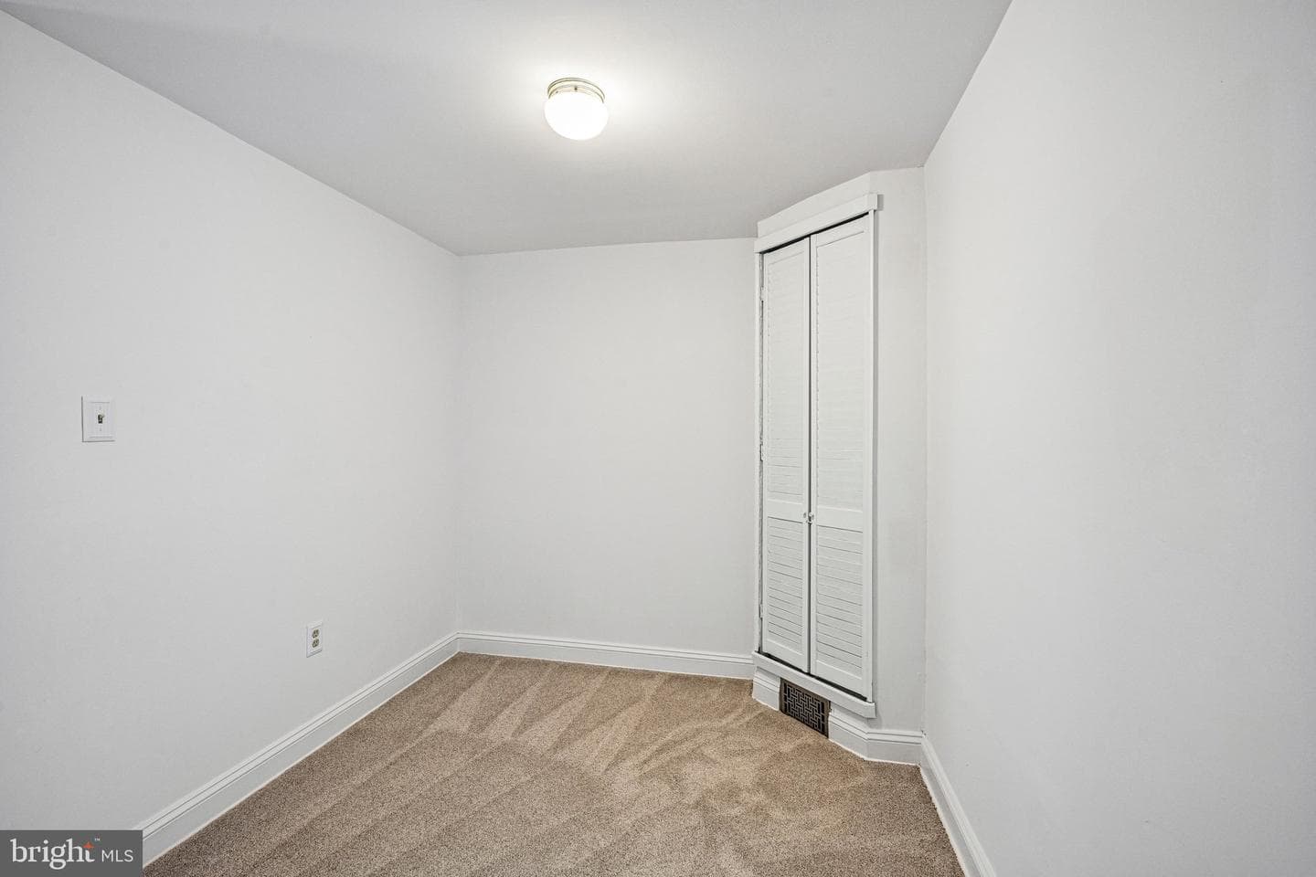 203 Walnut Street photo 16