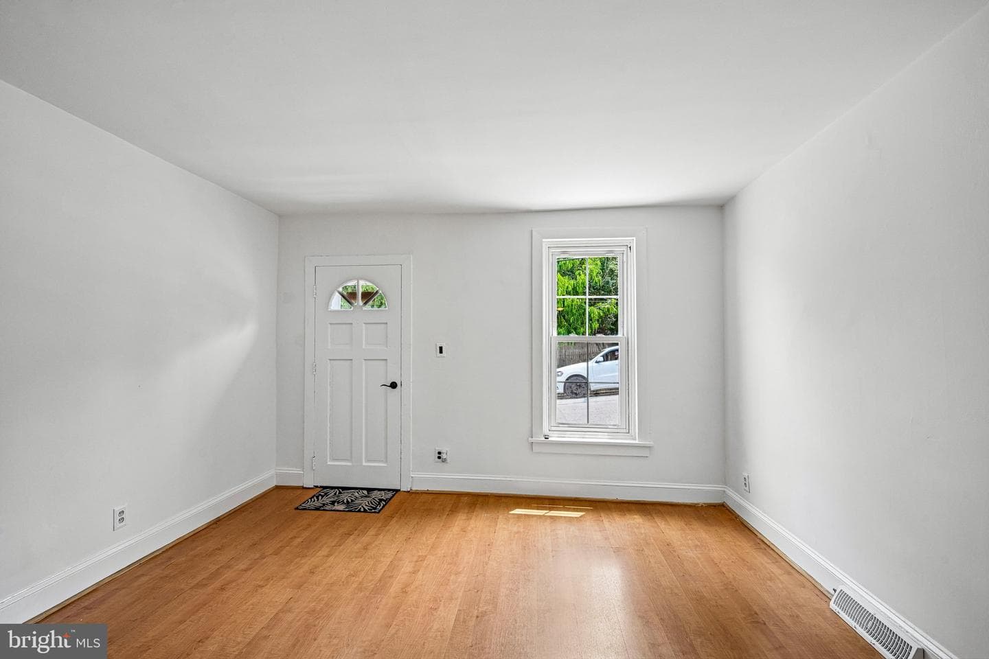 203 Walnut Street photo 4