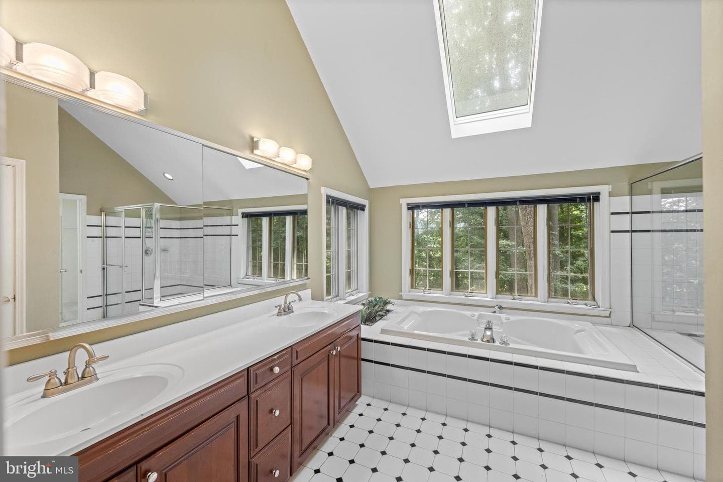 14 Mourar Drive photo 33