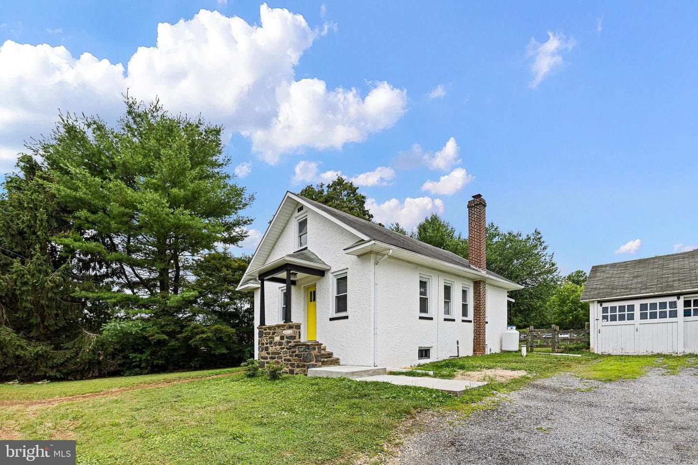 419 McFarlan Road photo 1