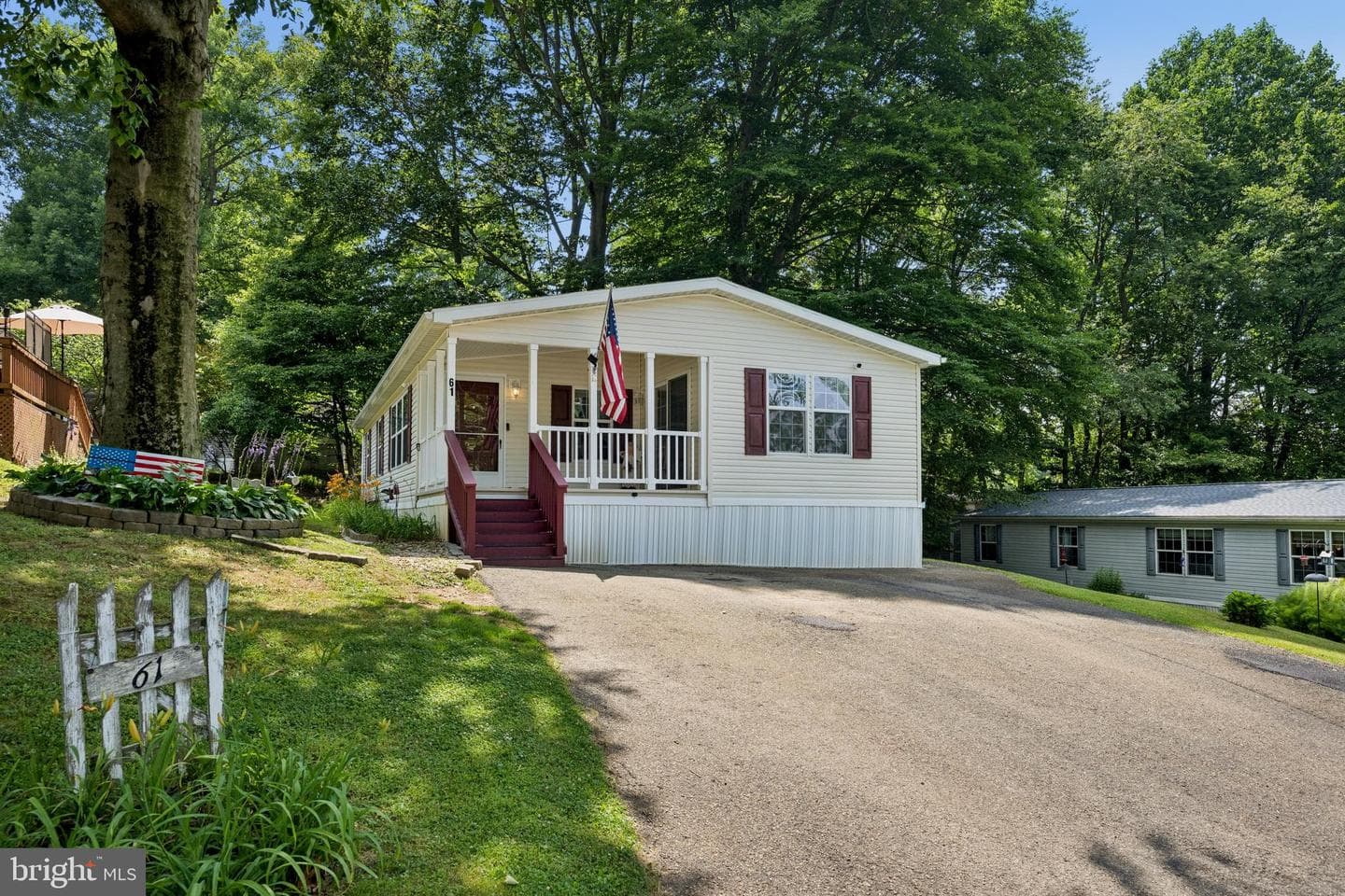 61 Glen Roy Road photo 1