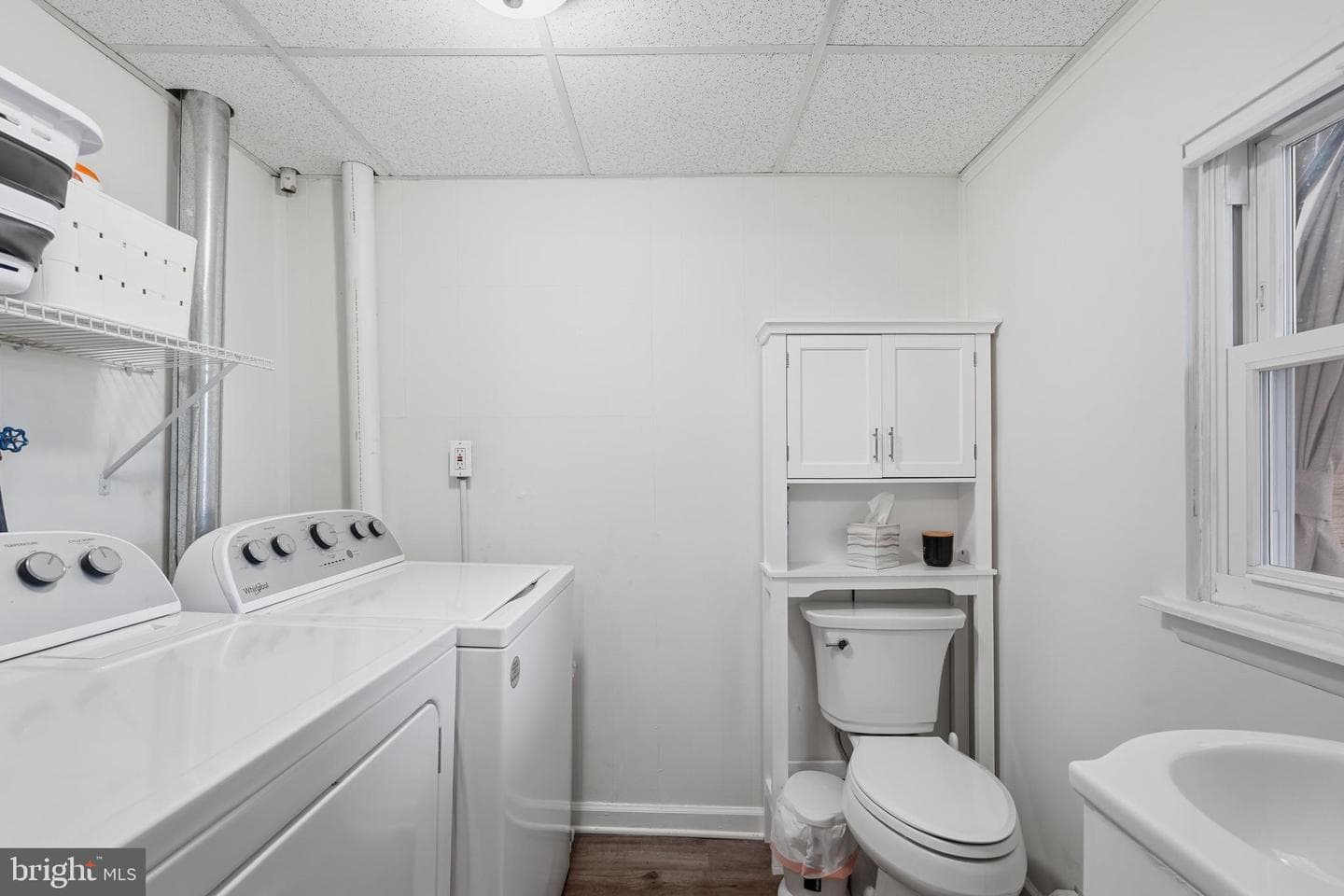 317 Hall Street photo 16