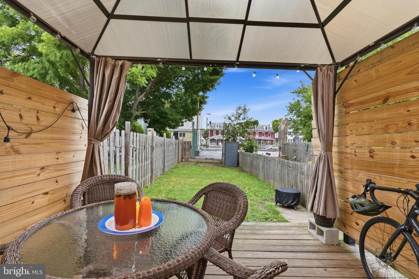 317 Hall Street photo 18