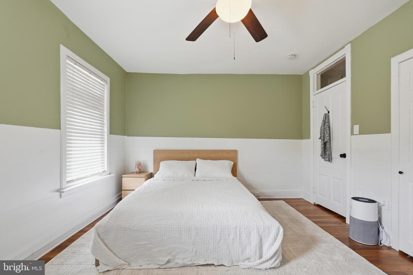 317 Hall Street photo 23