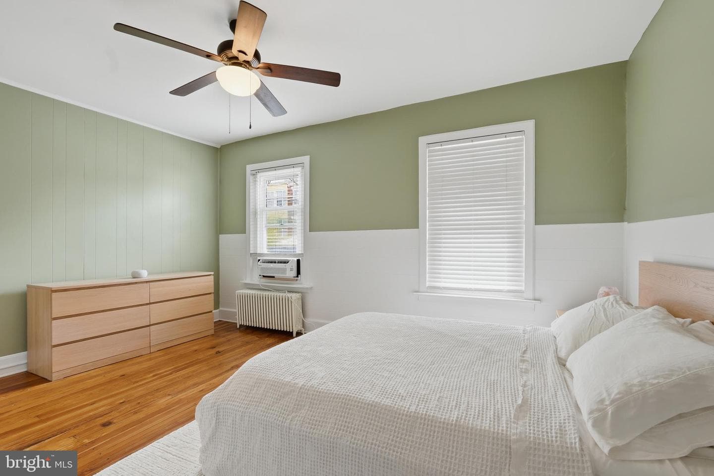 317 Hall Street photo 25