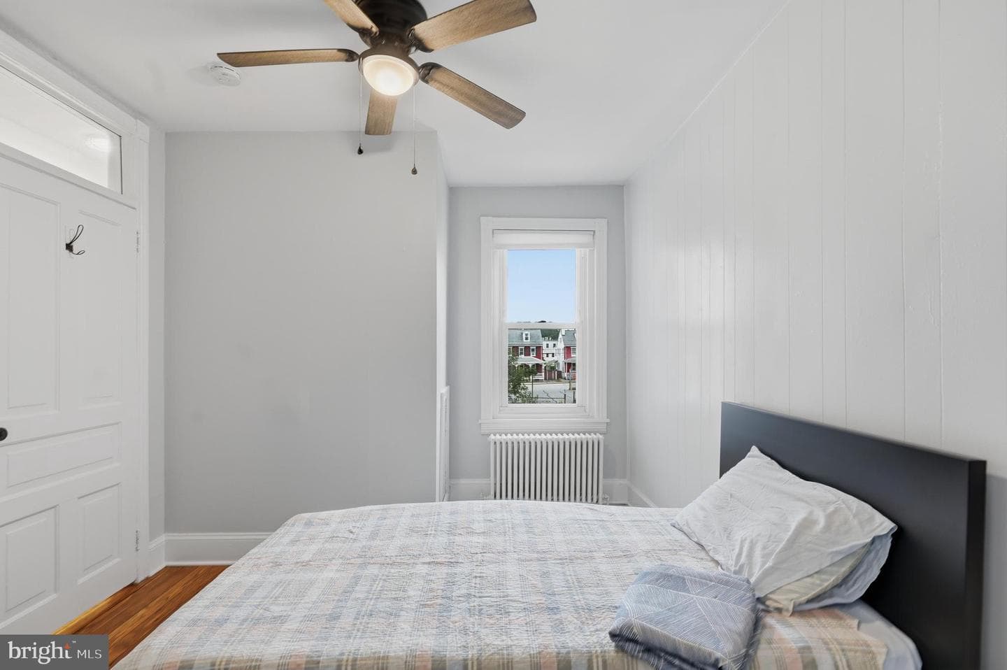 317 Hall Street photo 30