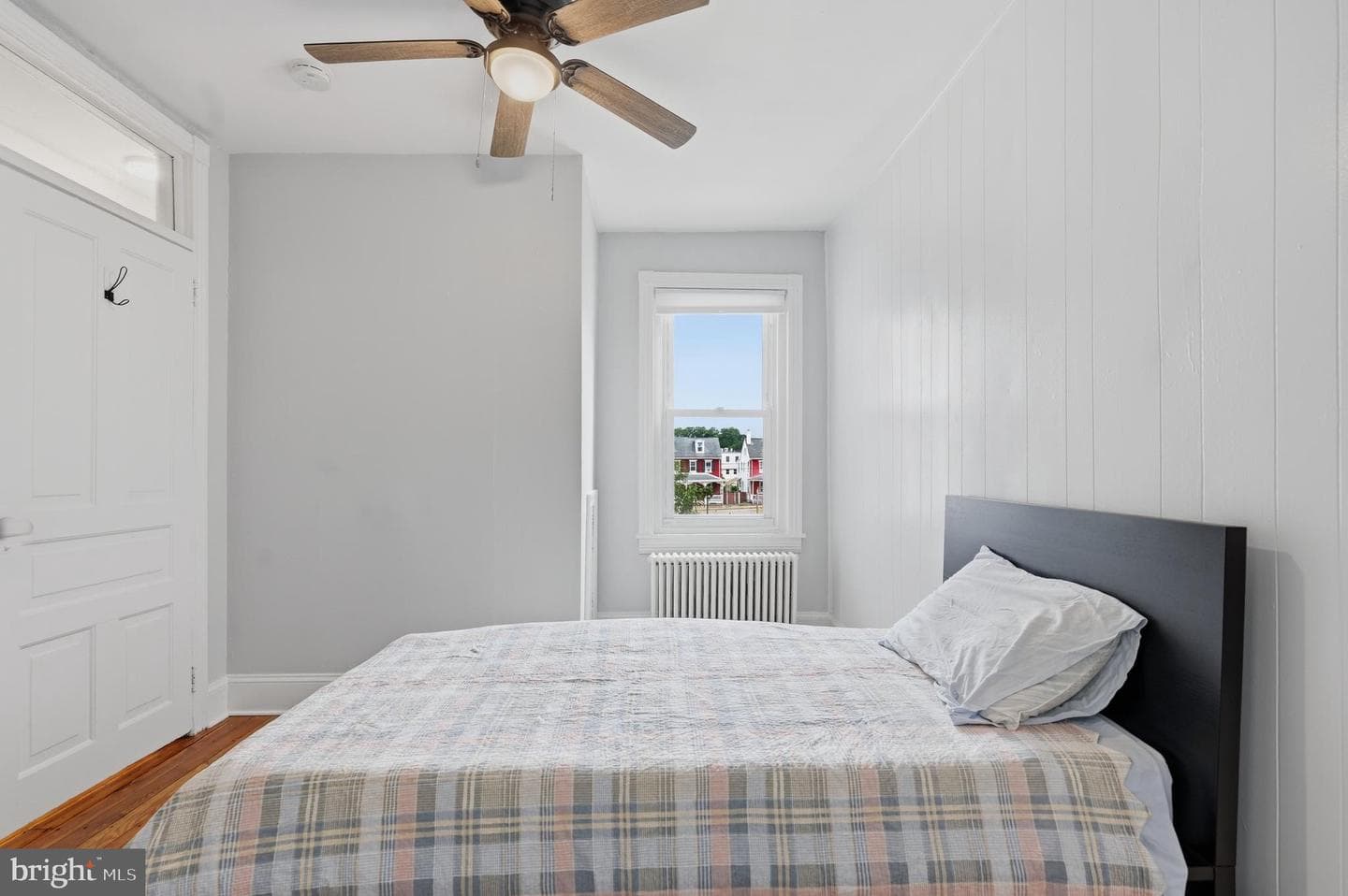 317 Hall Street photo 31