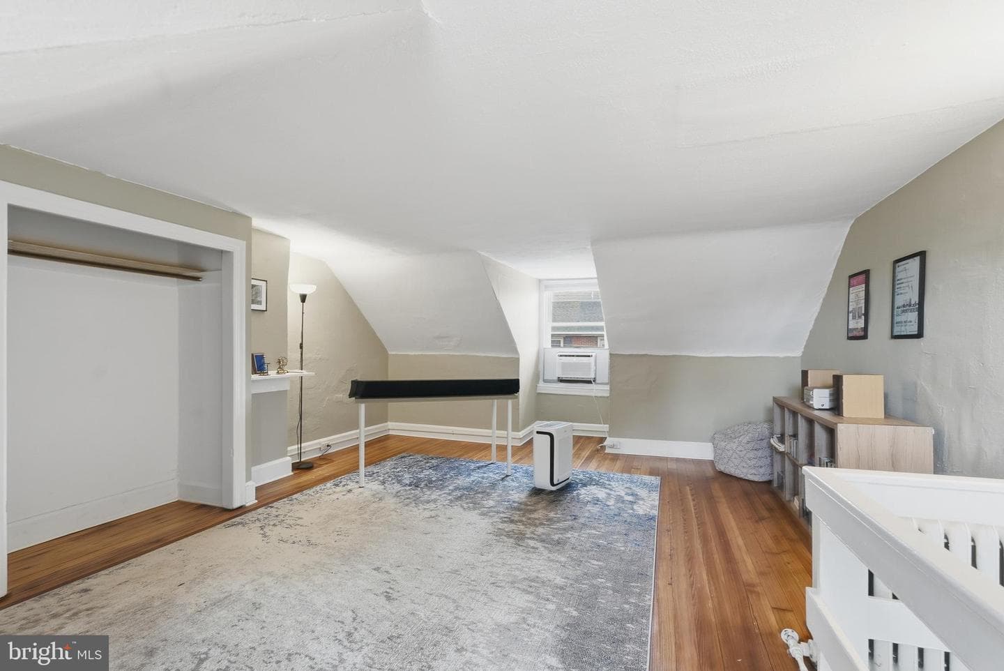 317 Hall Street photo 34