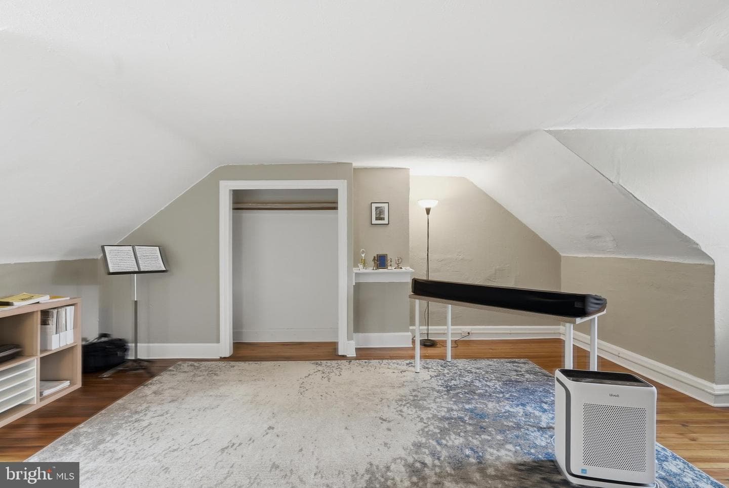 317 Hall Street photo 35