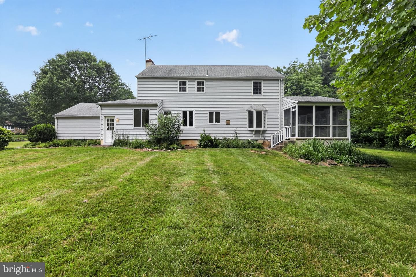 1408 Ponds Edge Road photo 6