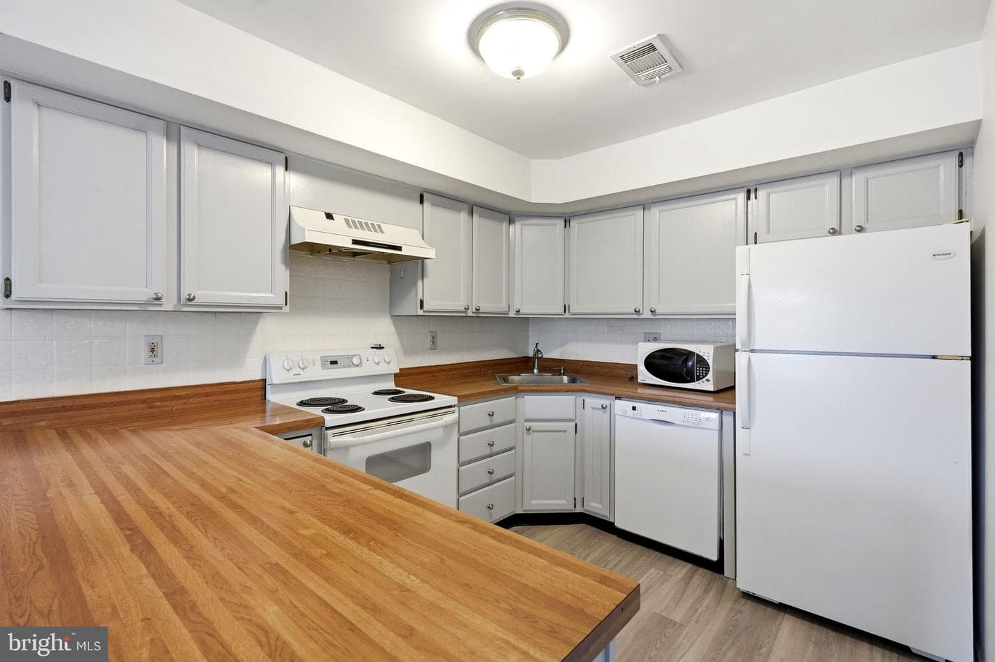 219 Smallwood Court #219 photo 5