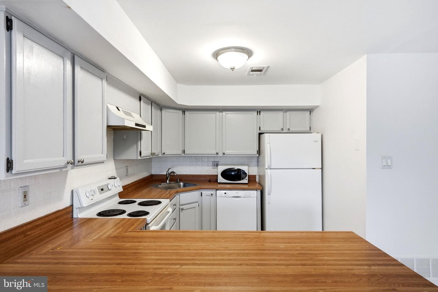 219 Smallwood Court #219 photo 6