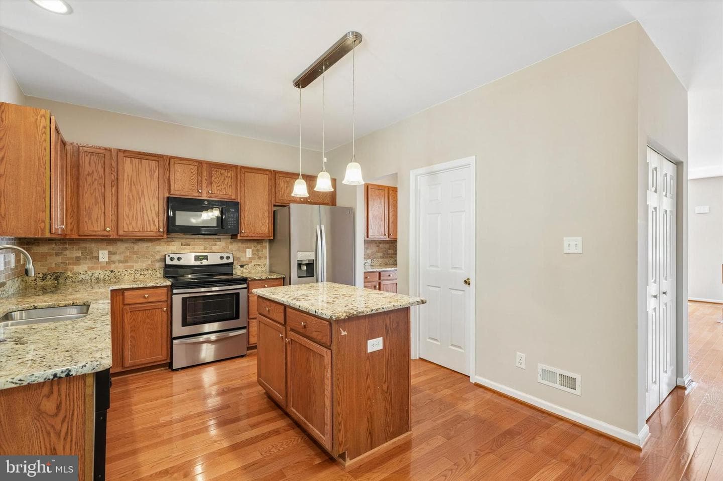 278 Yorktown Court photo 8