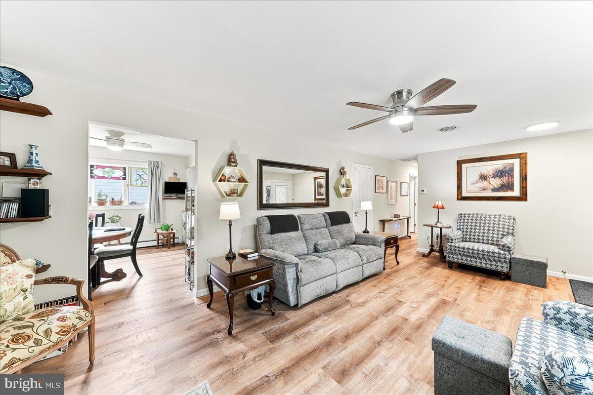 301 Delaware Avenue photo 9