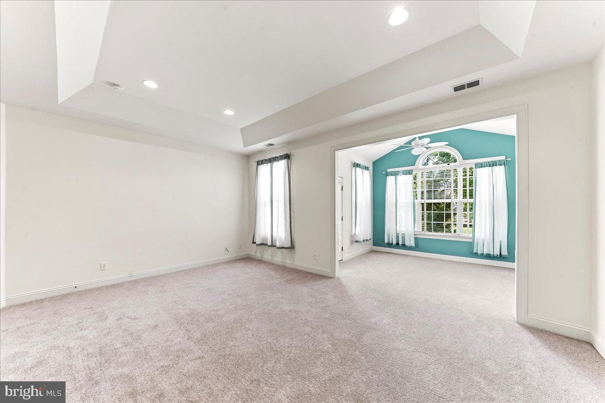 207 Hendrickson Lane photo 17