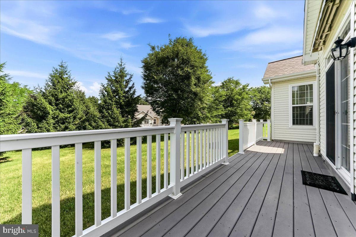 207 Hendrickson Lane photo 25