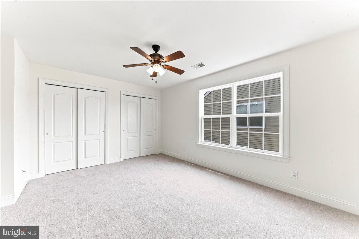 207 Hendrickson Lane photo 35